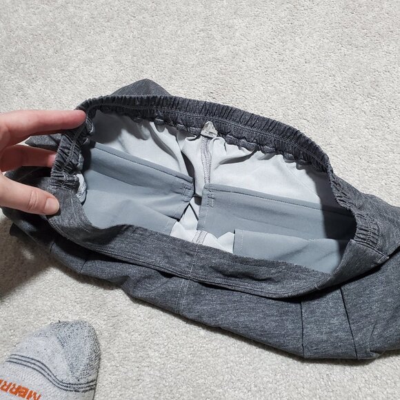 LULULEMON &go Endeavor Shorts 2" Swift Ultra Pleated Heathered Grey Women's 8 - Picture 6 of 15